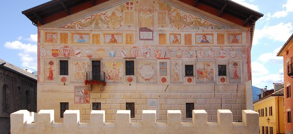 Coronavirus, dopo la lunga chiusura riapre il Palazzo della Magnifica Comunità di Fiemme